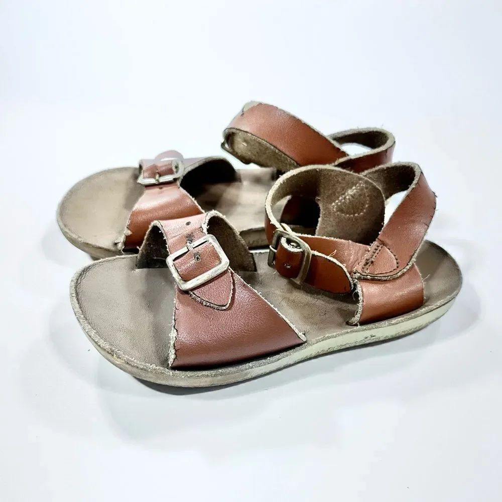Salt water sandals camel color play condition 8
